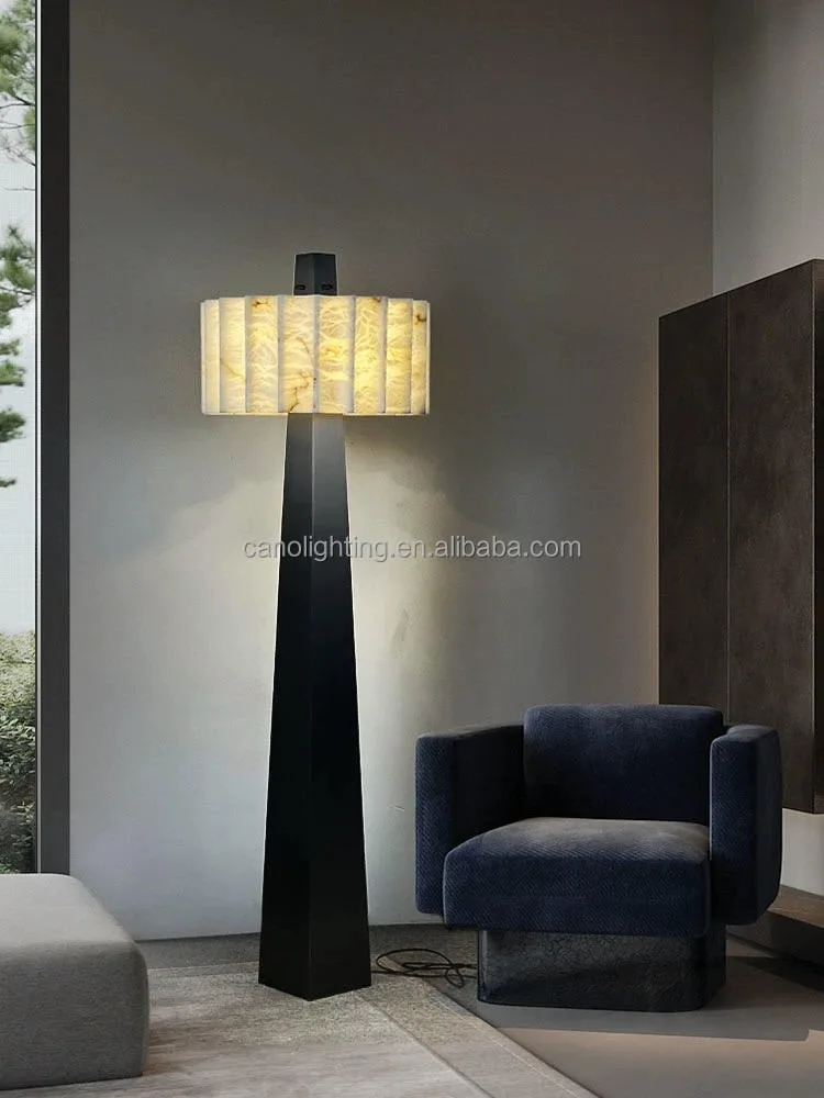 Lampadaire en albâtre Ain, pied noir, abat-jour d'albâtre, vue 3 sur 6