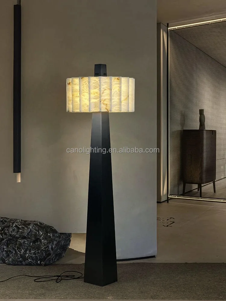 Lampadaire en albâtre Ain, pied noir, abat-jour d'albâtre, vue 4 sur 6