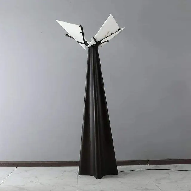 Lampadaire en albâtre Mesarthim, à pétales