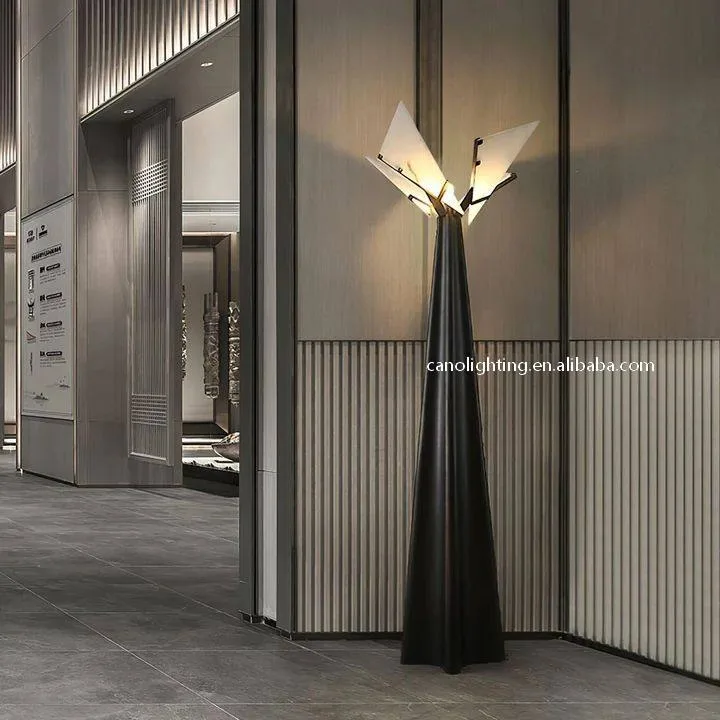 Lampadaire en albâtre Mesarthim, à pétales, vue 2 sur 6