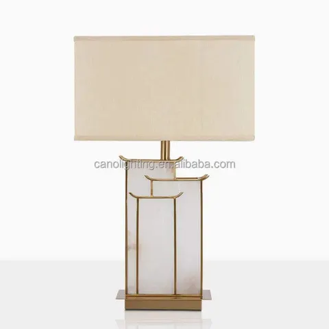 Lampe en albâtre Heze, cadre de laiton, abat-jour
