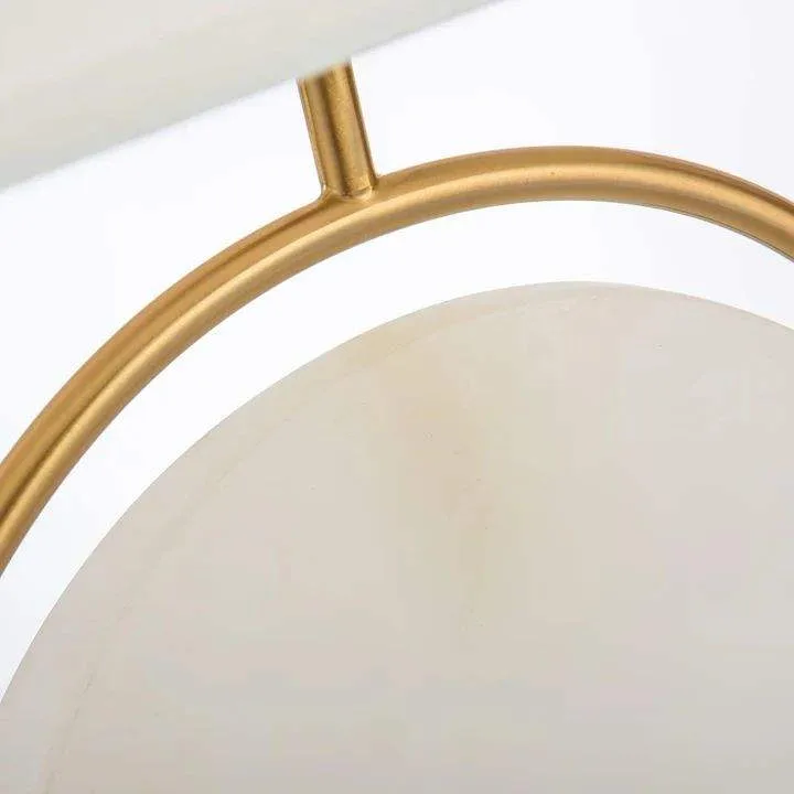 Lampe en albâtre Matar, anneau de laiton, abat-jour : demander un chiffrage