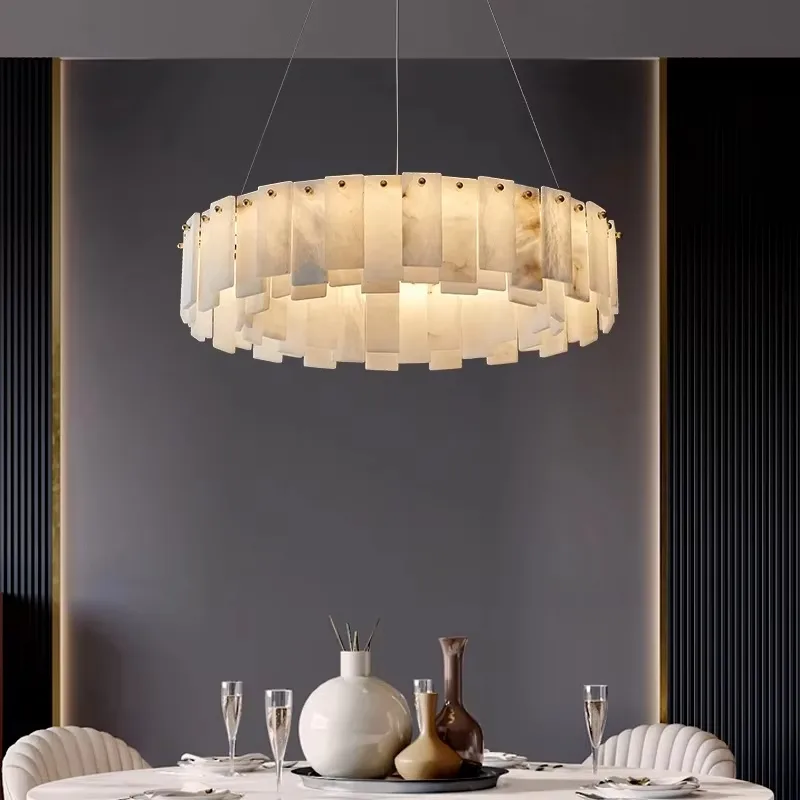 Lustre en albâtre Wezen, deux anneaux crénelés, vue 3 sur 6