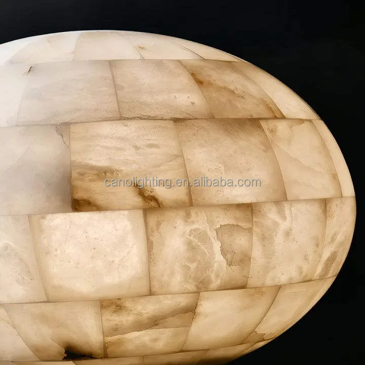 Suspension en albâtre Alcyone, sphère facettée, vue 2 sur 6