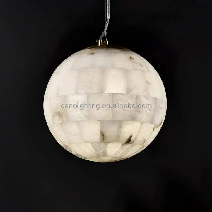 Suspension en albâtre Alcyone, sphère facettée, vue 4 sur 6