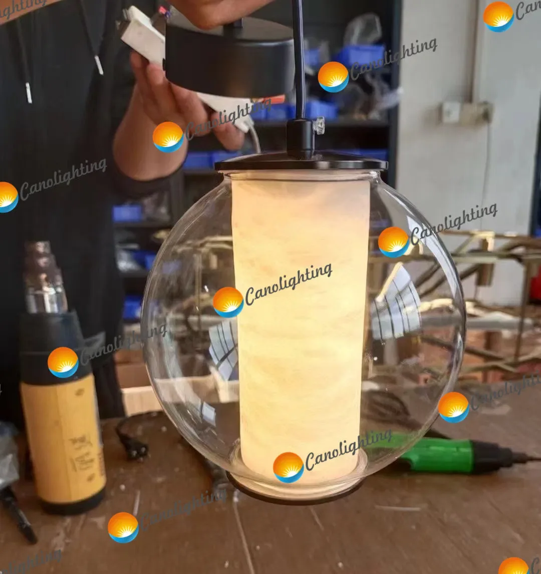 Suspension en albâtre Astérope, globe de verre, vue 2 sur 6