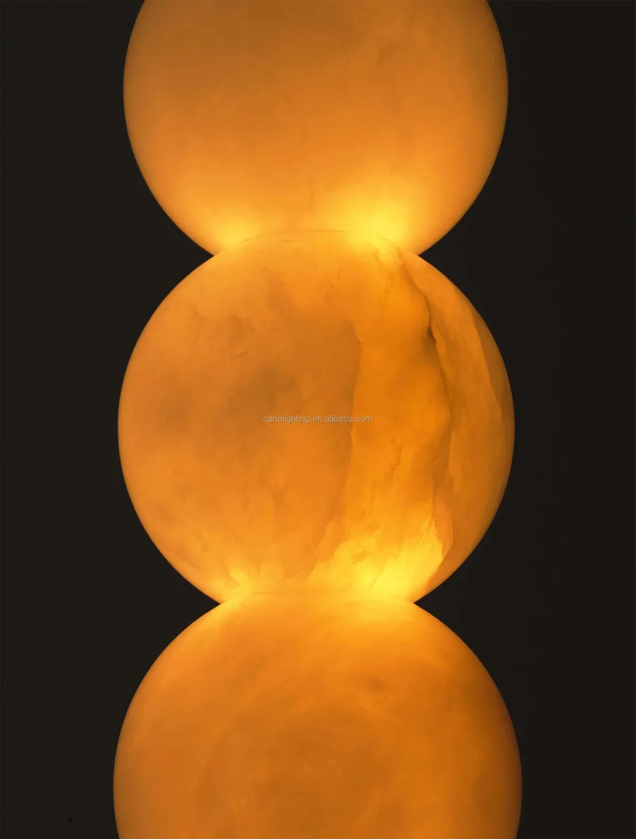 Suspension en albâtre Spica, trois sphères, vue 2 sur 6