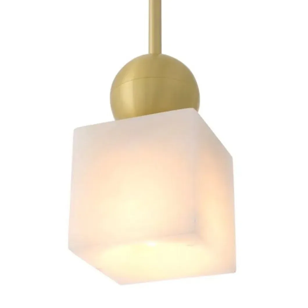 Suspension en albâtre Véga, cube et boule de laiton, vue 4 sur 6